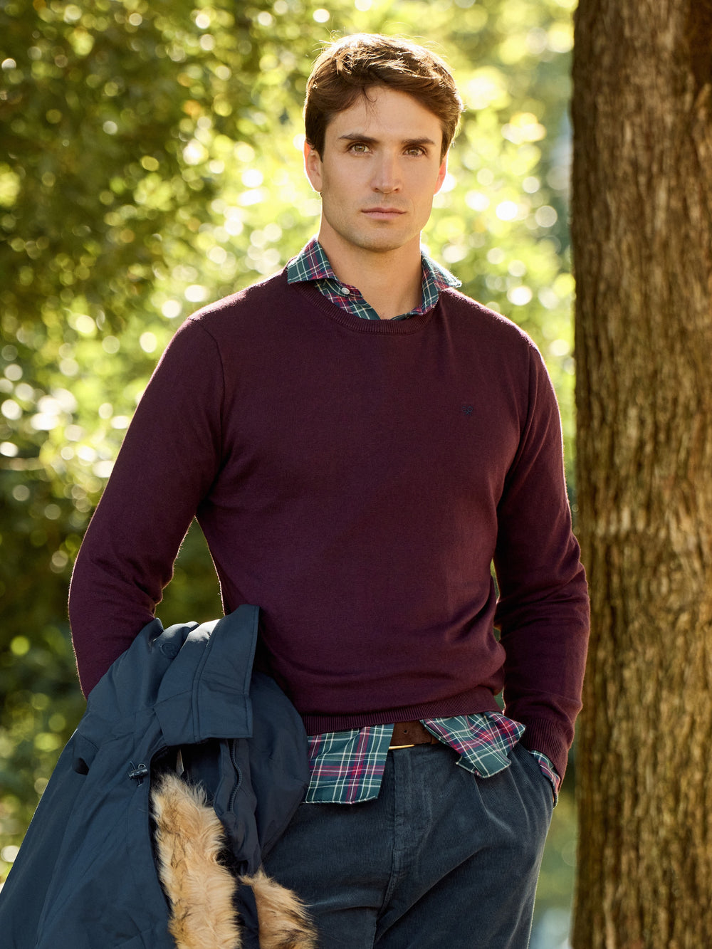 Classic dark burgundy round neck sweater