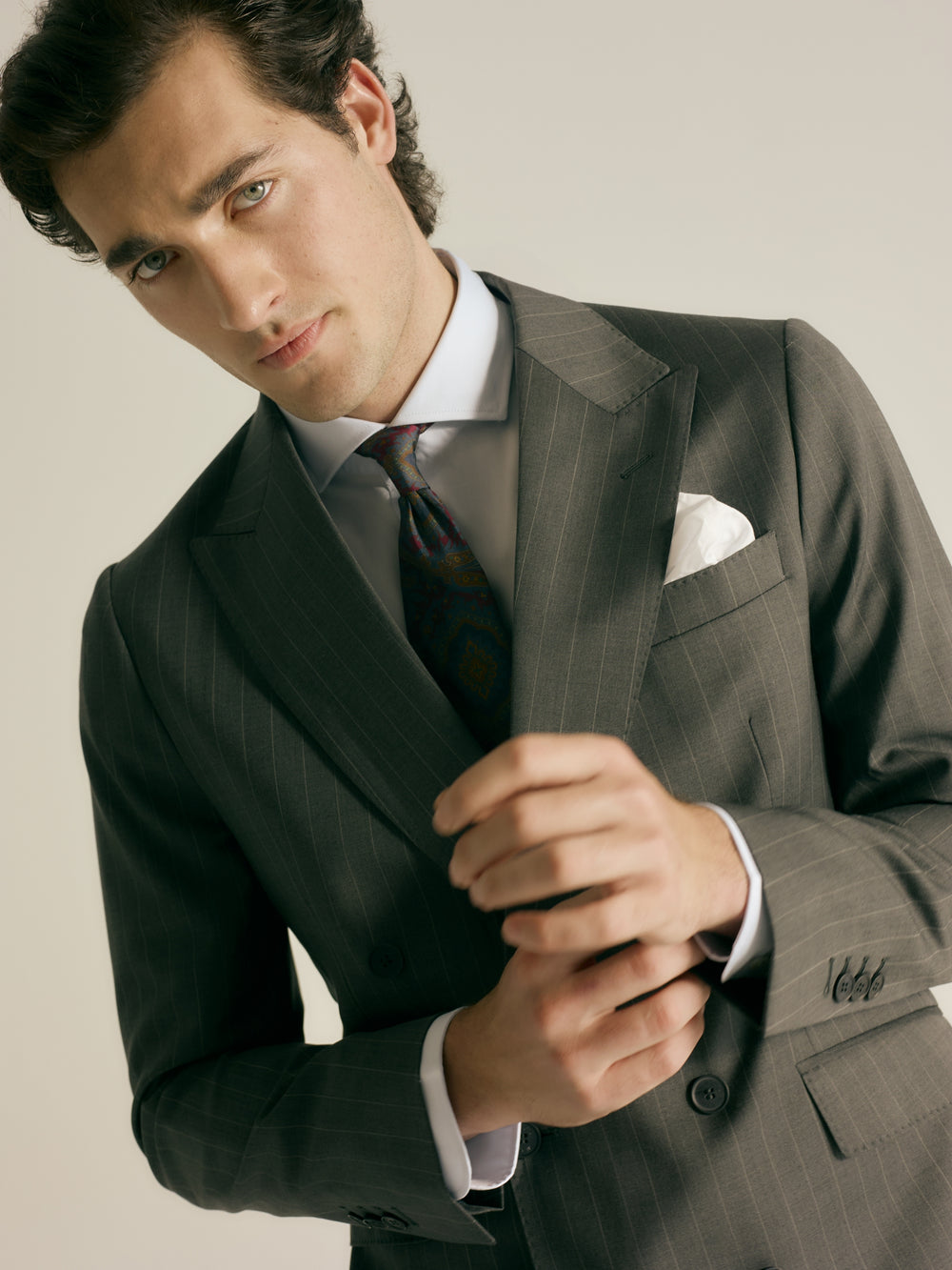 Americana traje cruzado raya diplomatica gris