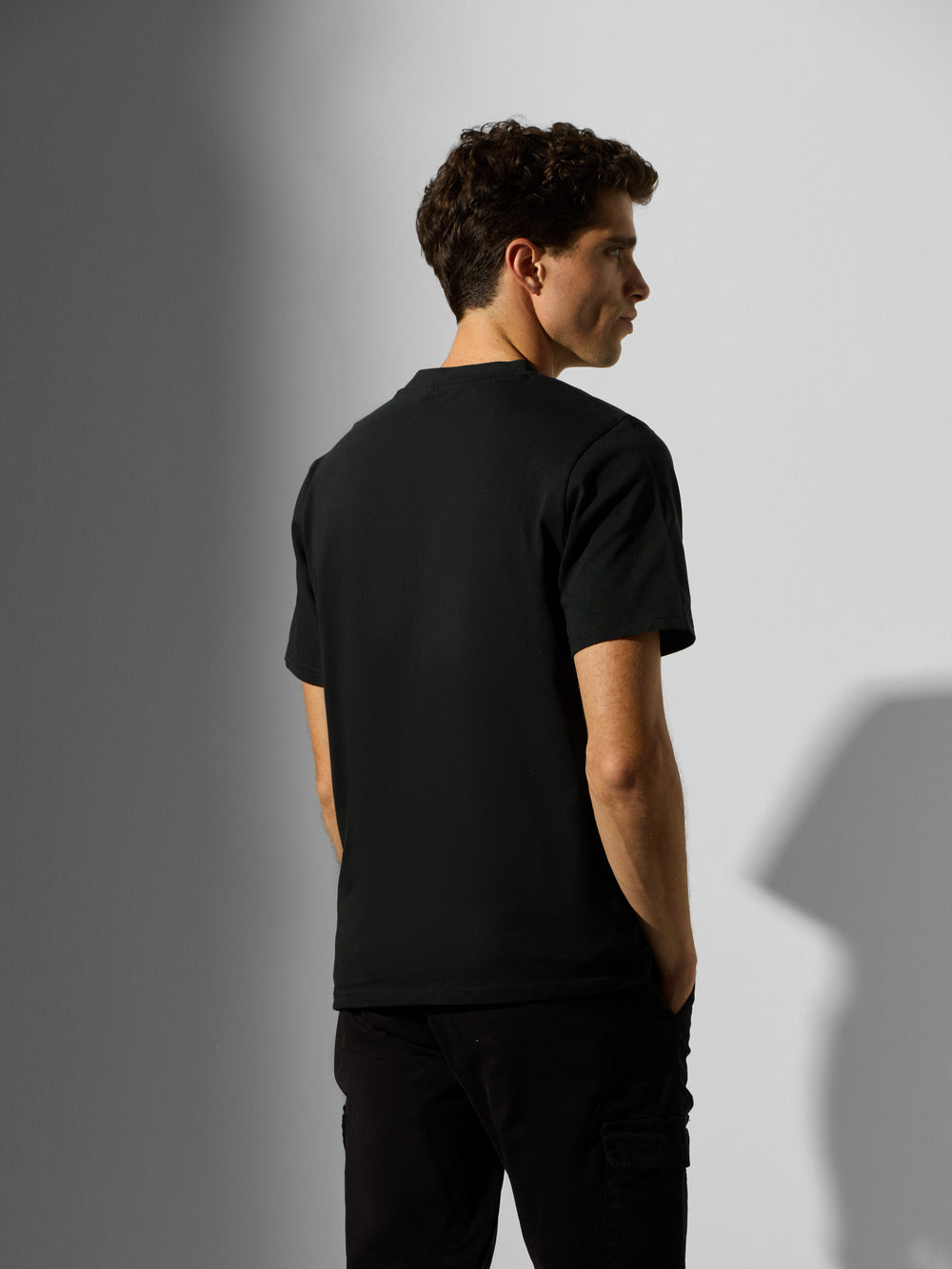 T-shirt mini logo noir avec lettres en silicone