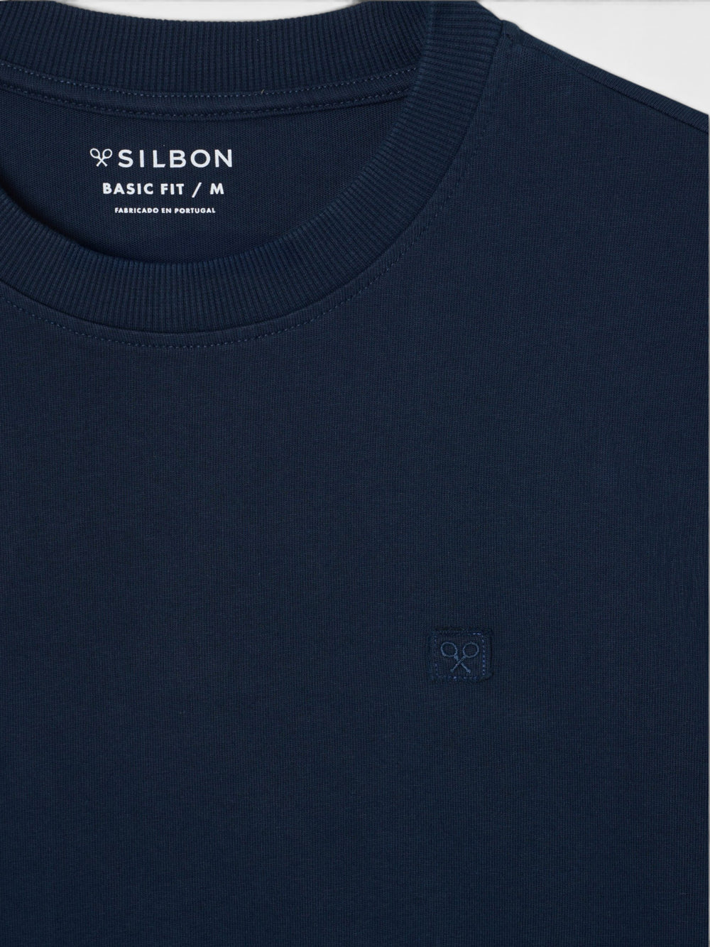 Camiseta lisa minilogo parche azul marino