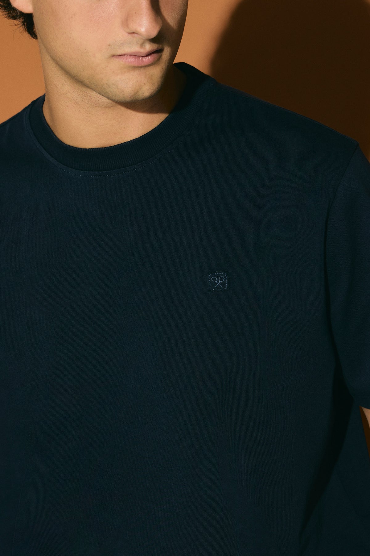Camiseta lisa minilogo parche azul marino