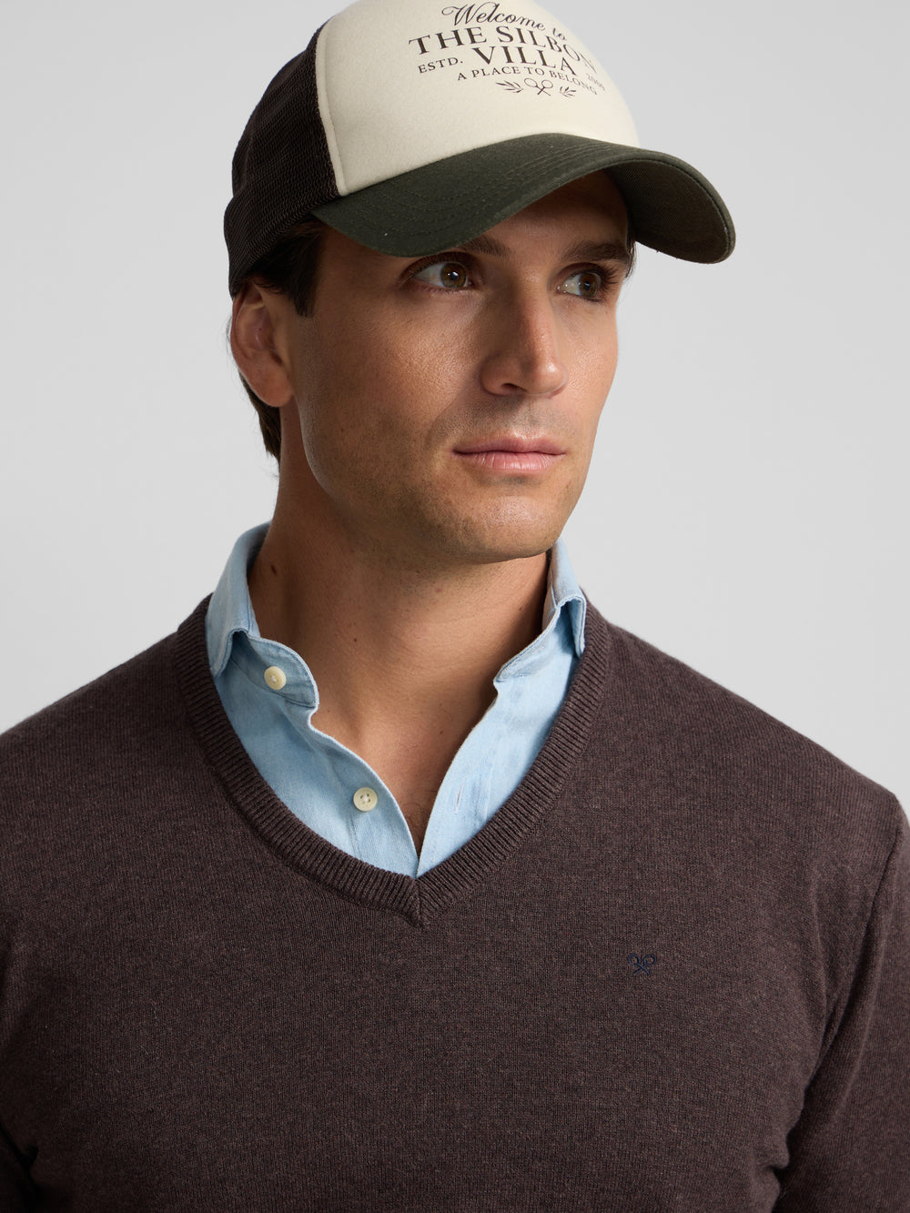 Jersey cuello pico marron