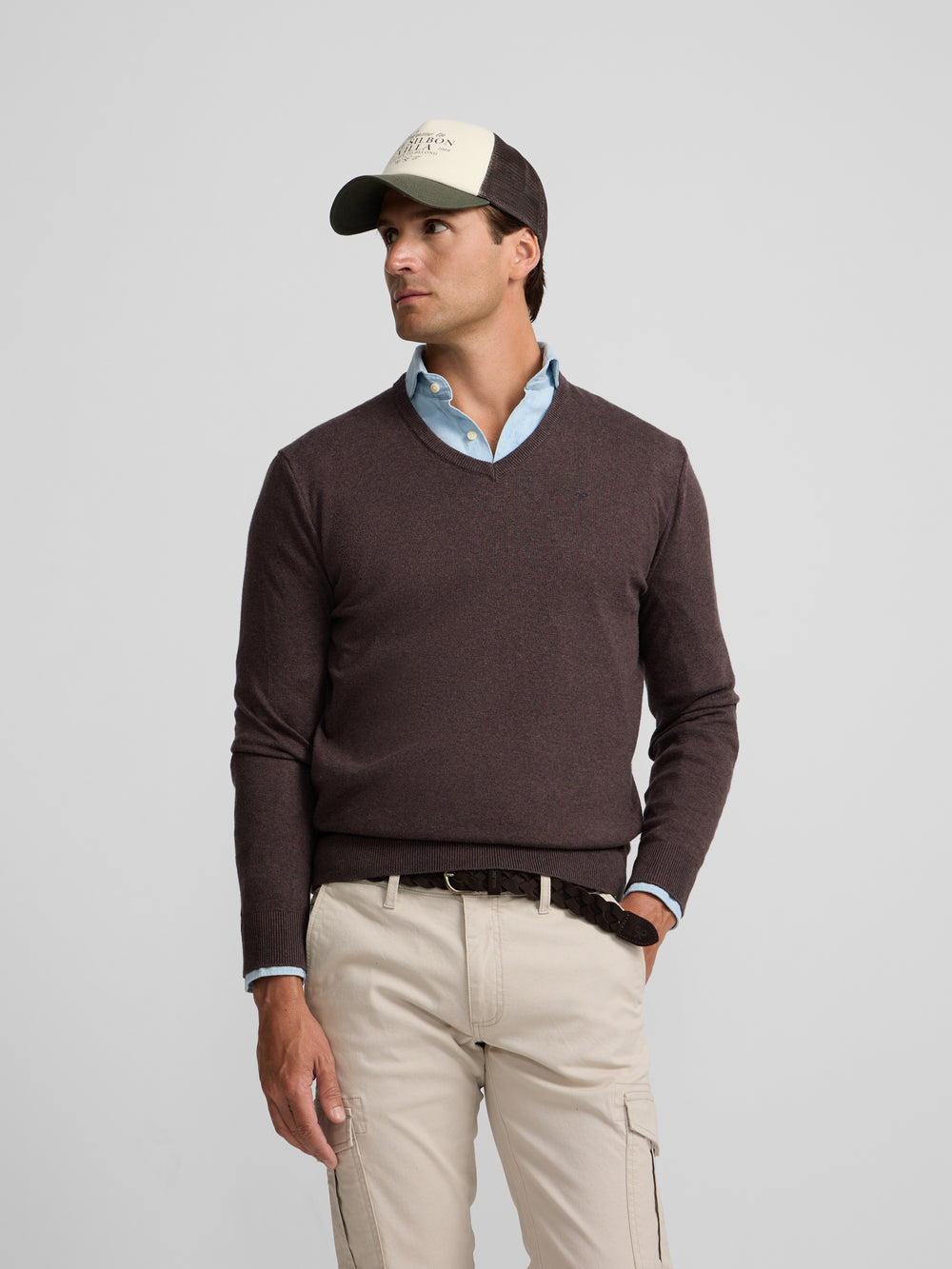 Jersey cuello pico marron