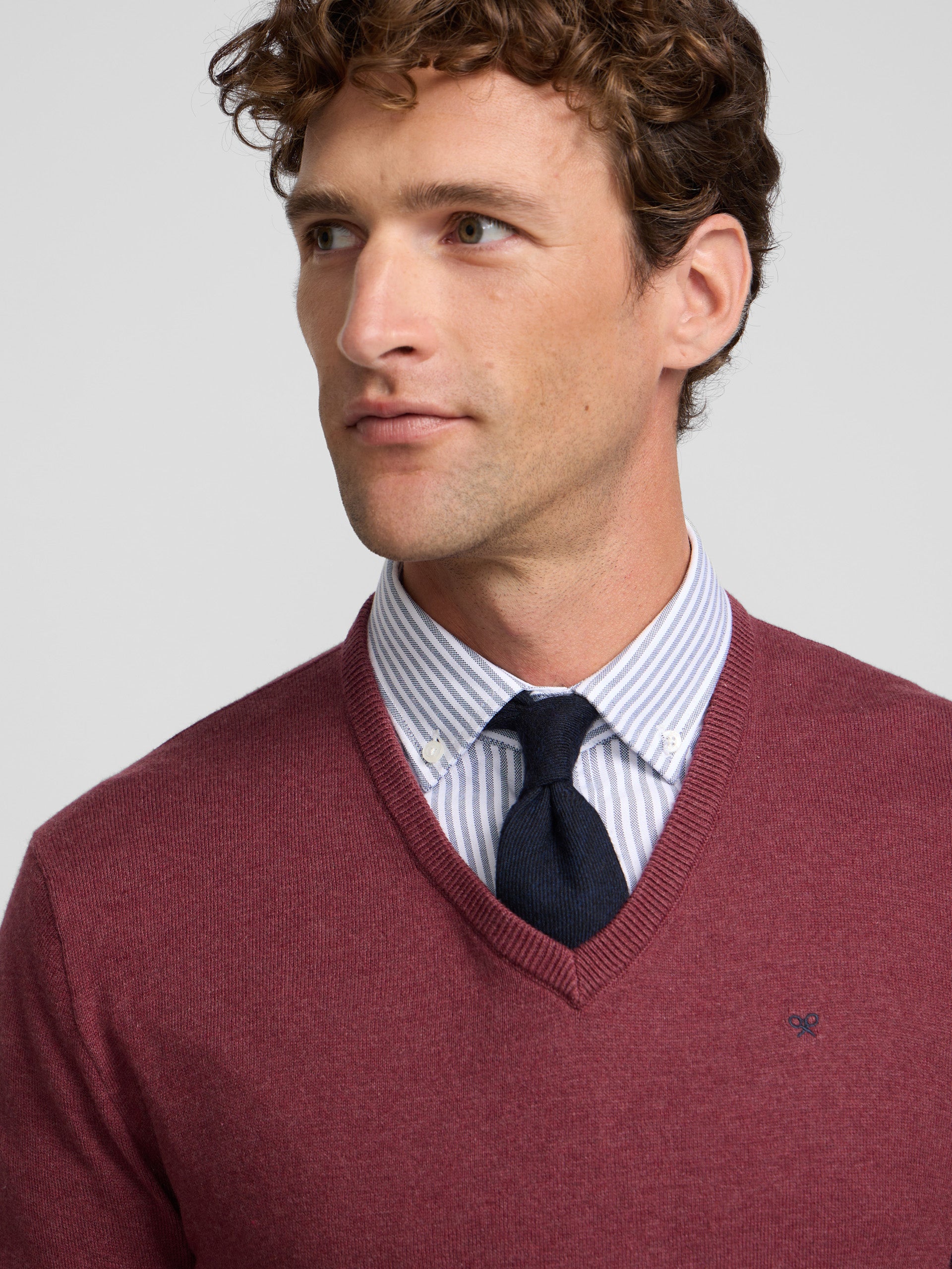 Jersey cuello pico burdeos