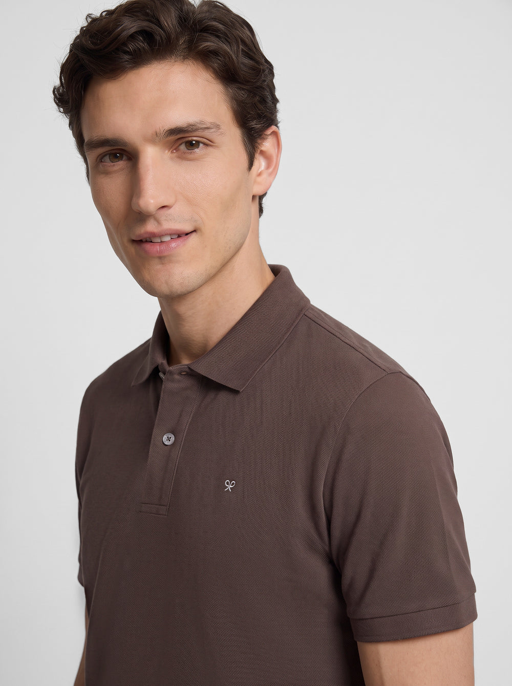 Short-sleeved brown polo