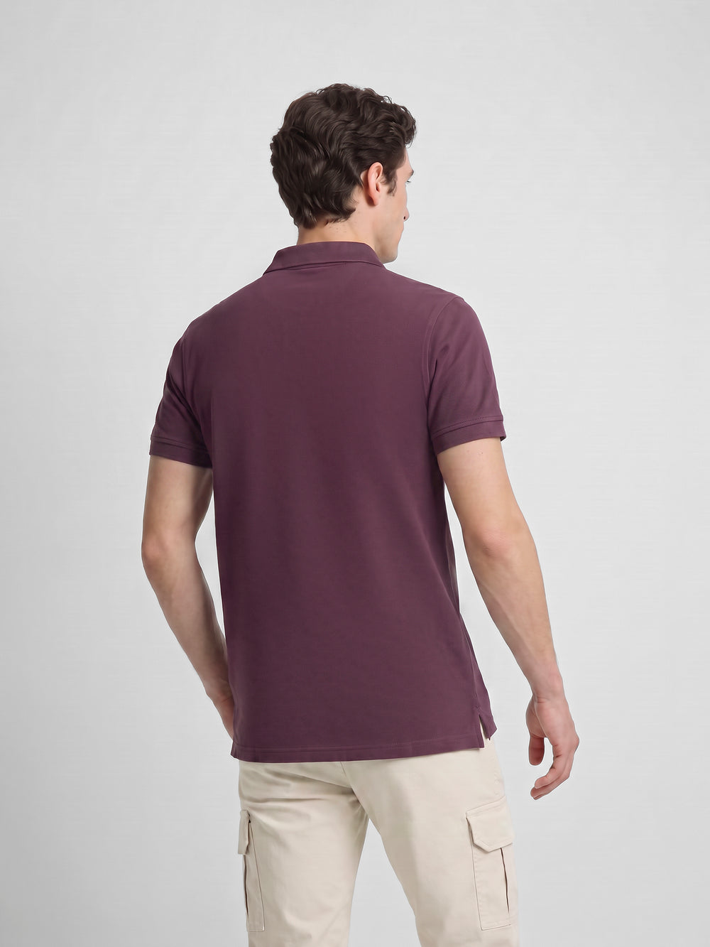 Short-sleeved burgundy polo