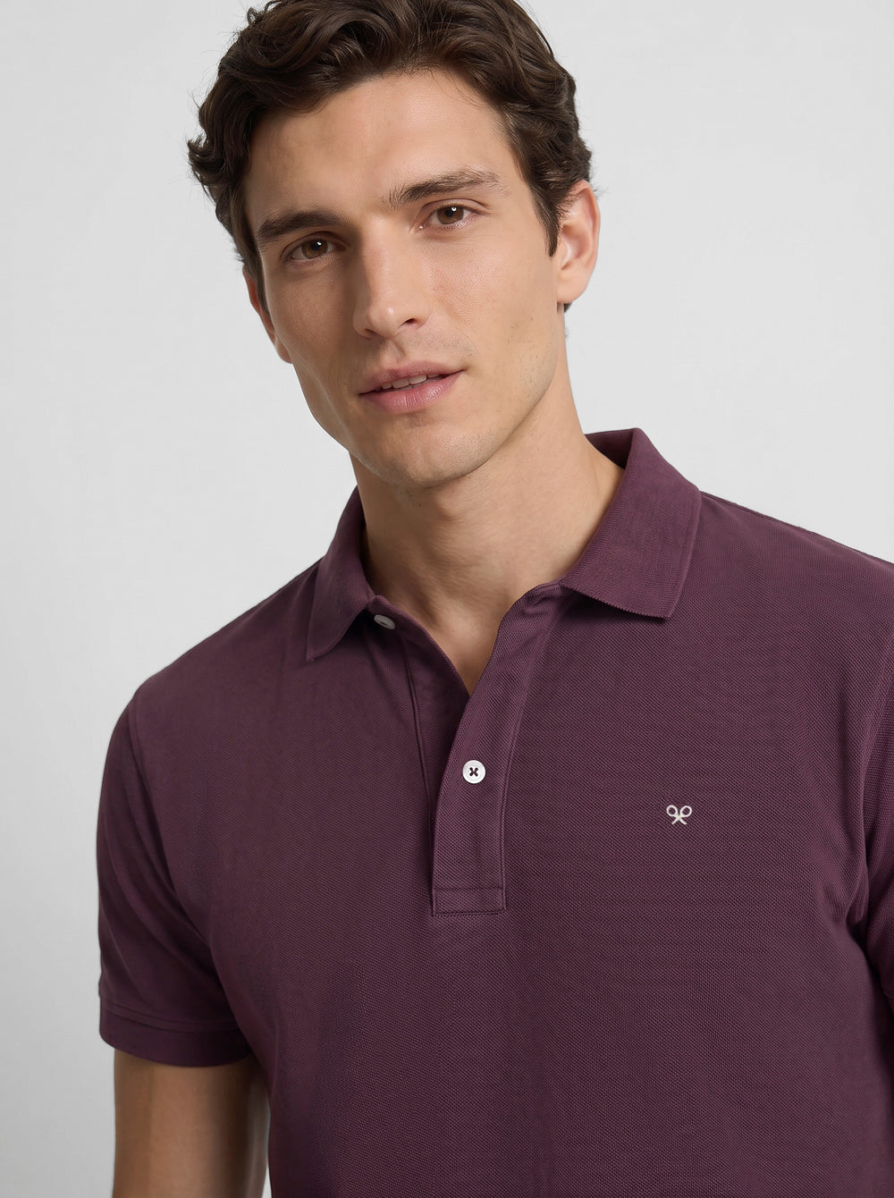 Short-sleeved burgundy polo