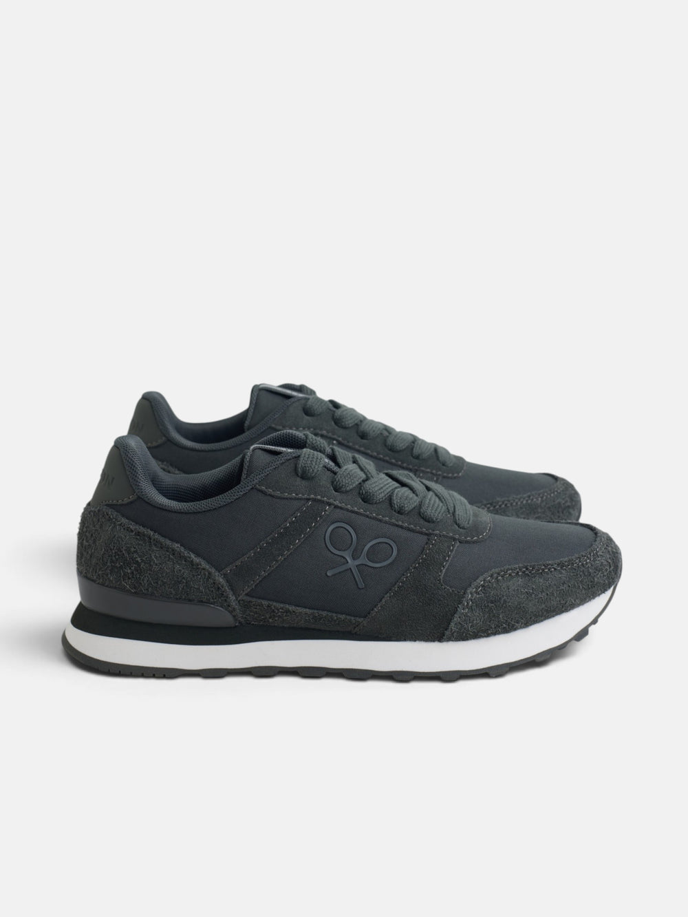 Green urban style sneaker