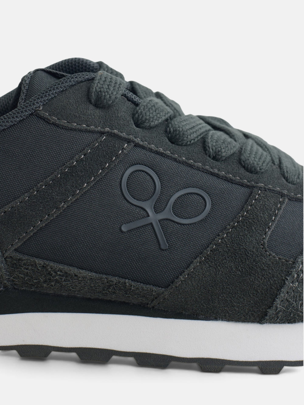 Green urban style sneaker