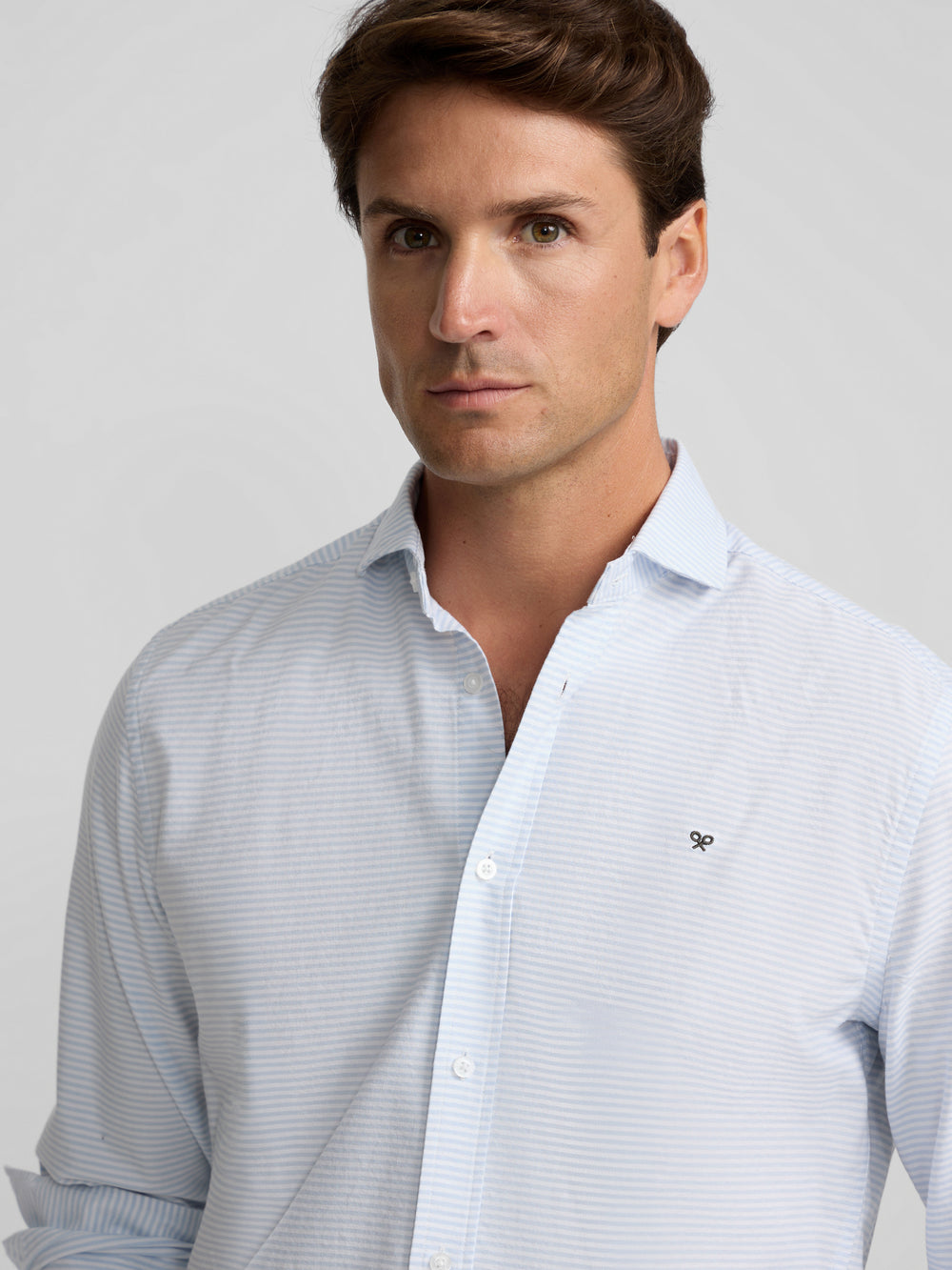 Camisa sport oxford rayas horizontales celeste