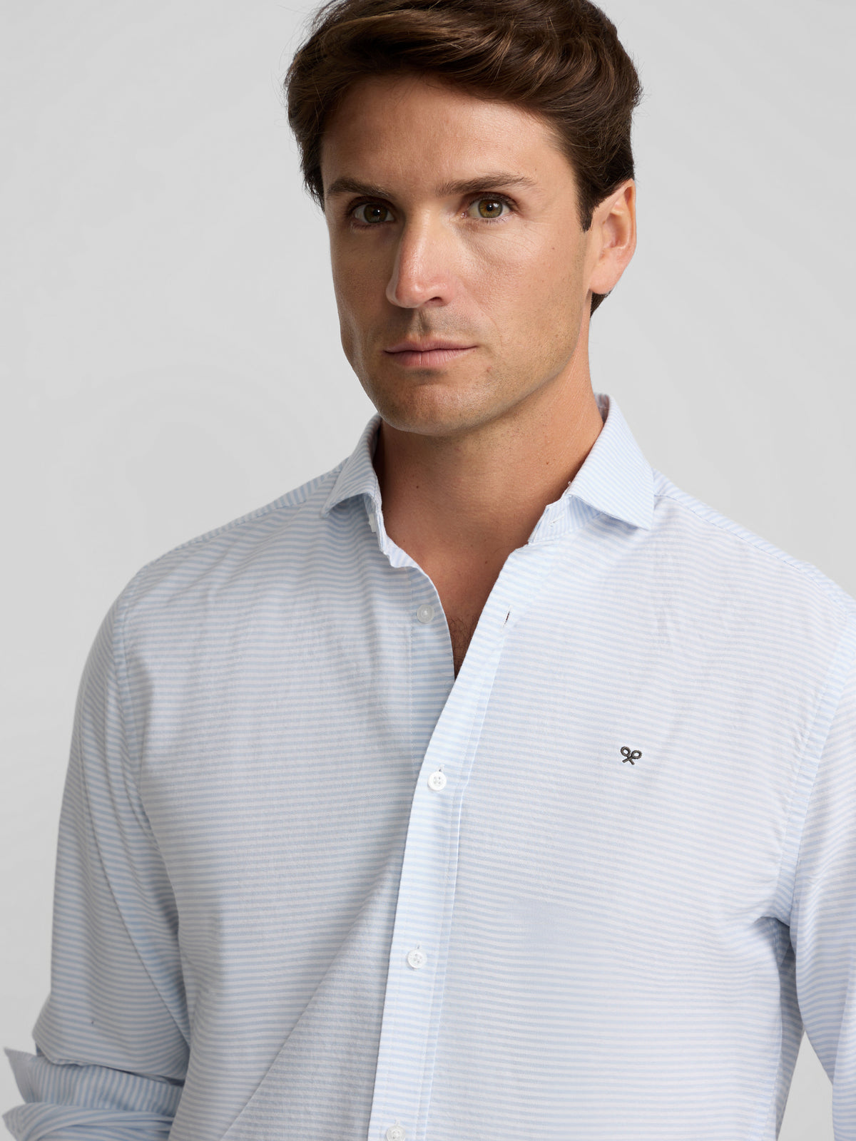 Camisa sport oxford rayas horizontales celeste