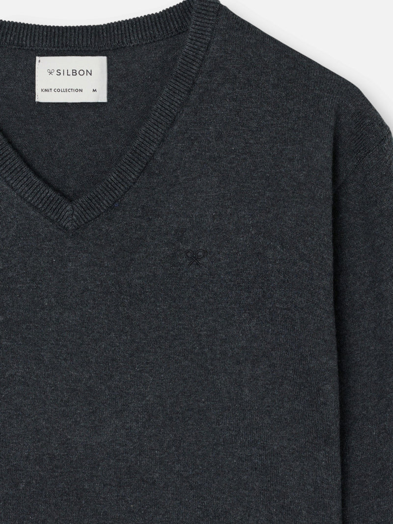 Jersey cuello pico retro gris oscuro
