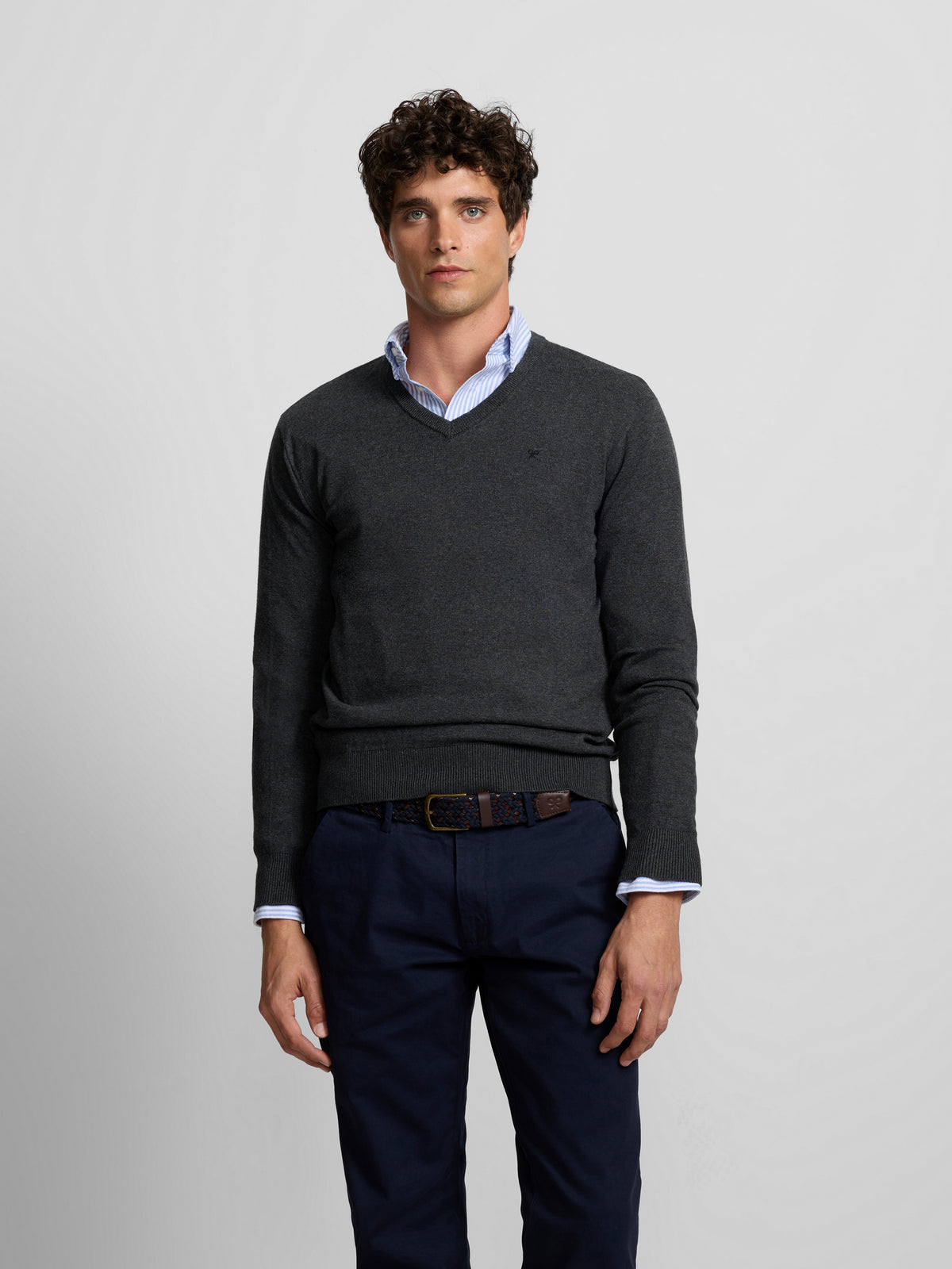 Jersey cuello pico retro gris oscuro