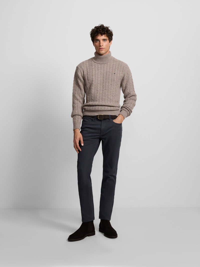 Jersey cuello vuelto de ochos beige