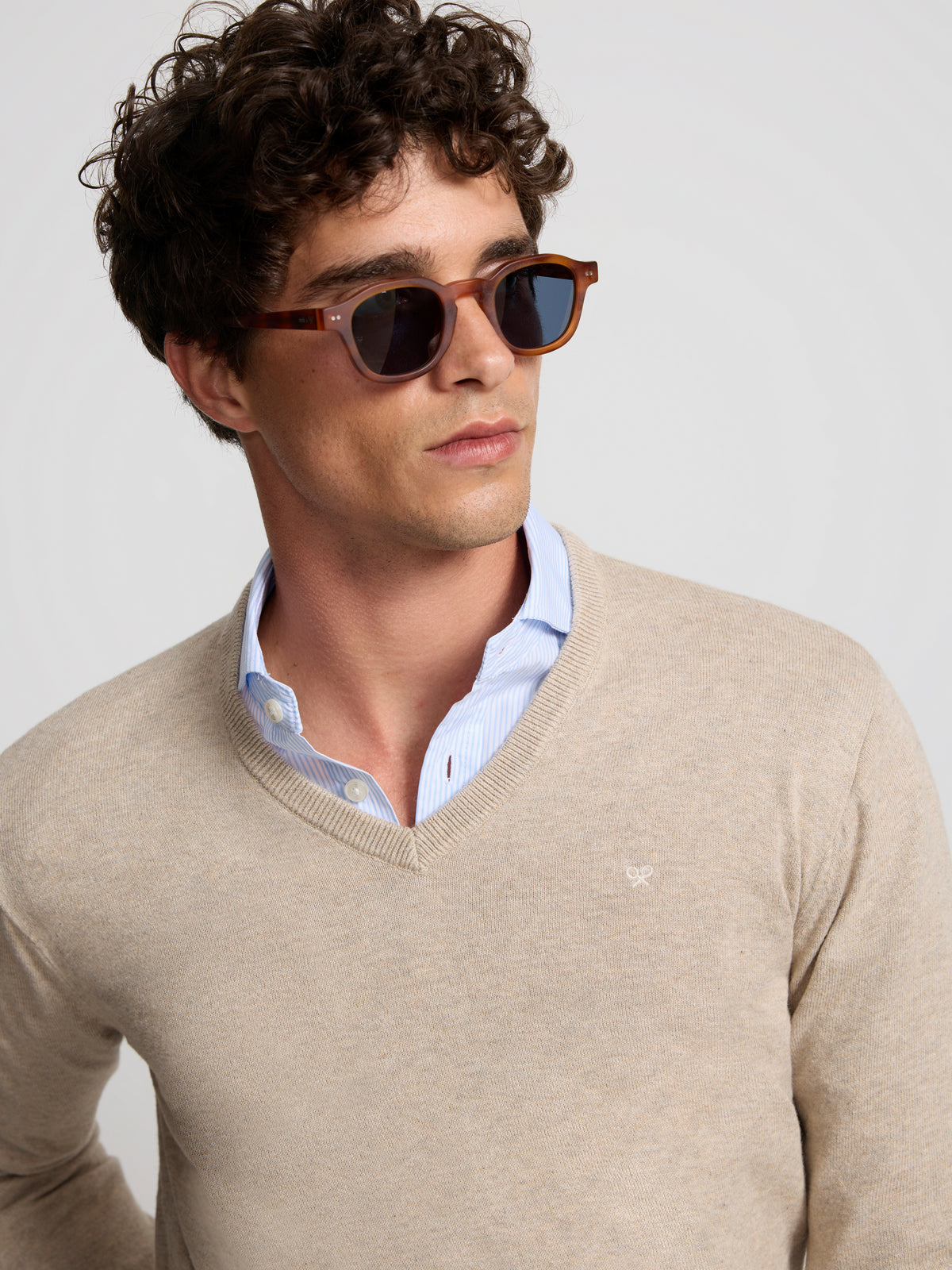 Jersey cuello pico retro beige