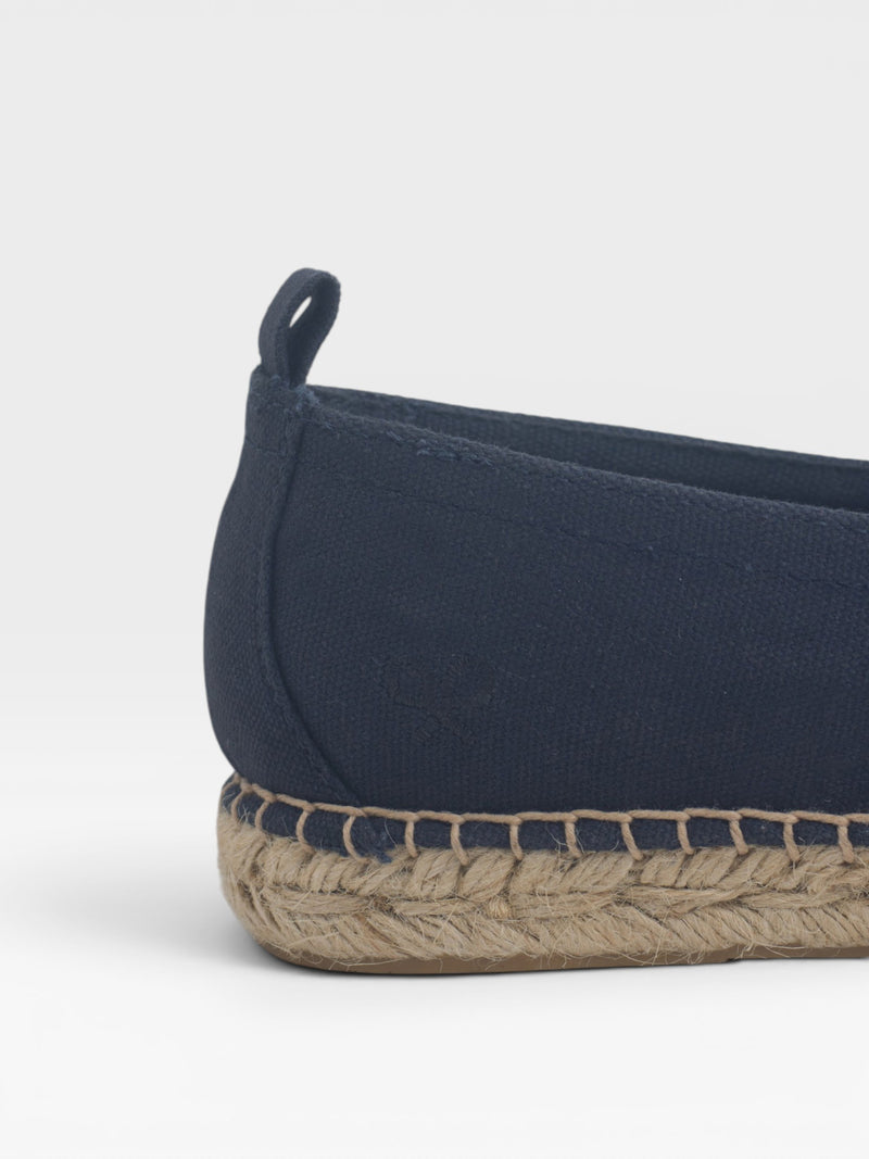 Alpercata com fivela azul