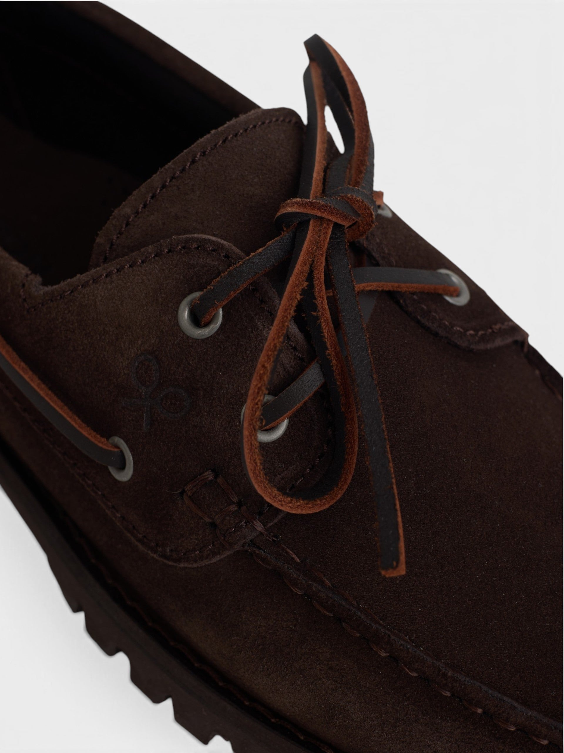 Zapato nautico serraje marron oscuro