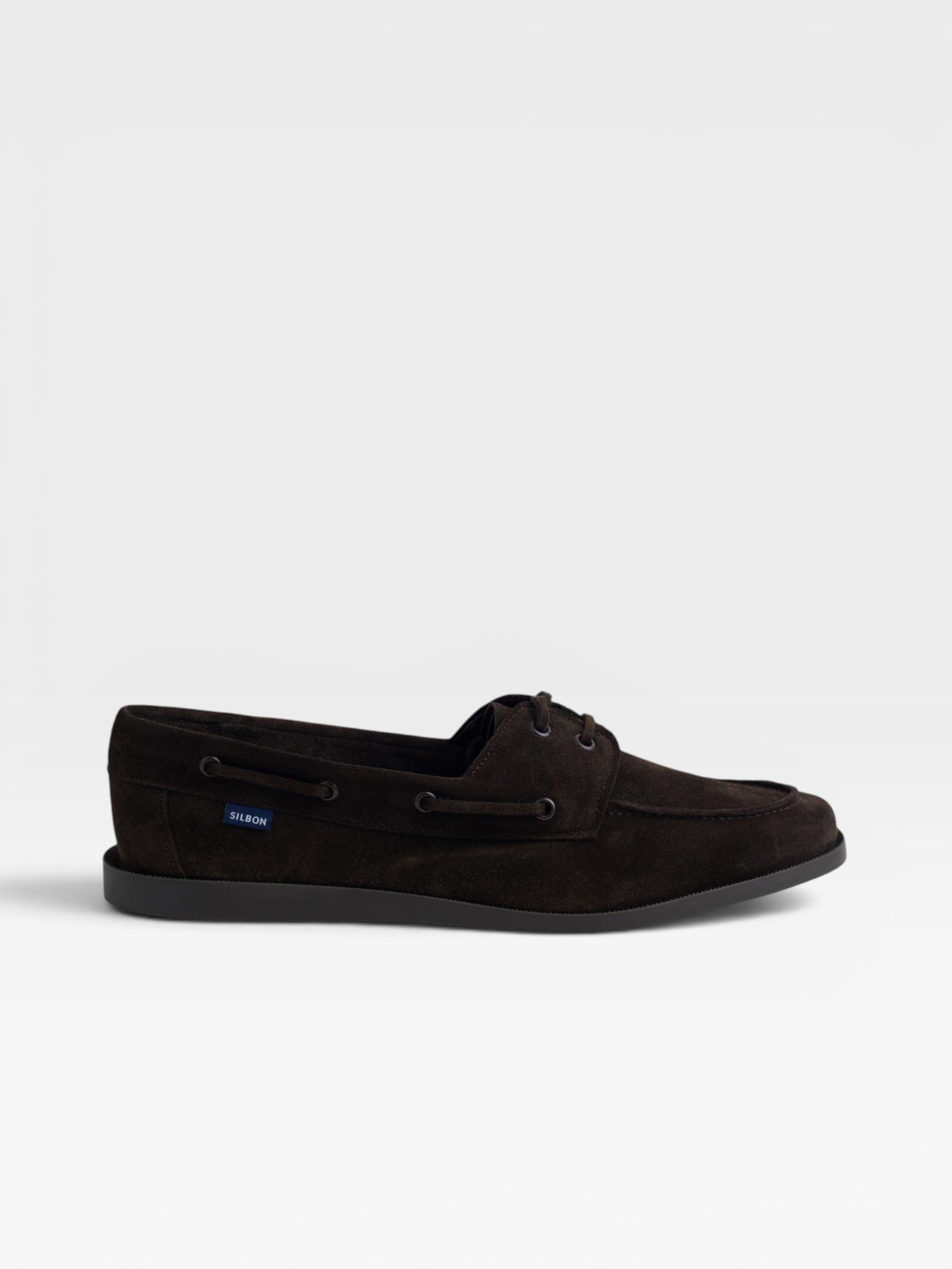 Brown deck shoe cruise