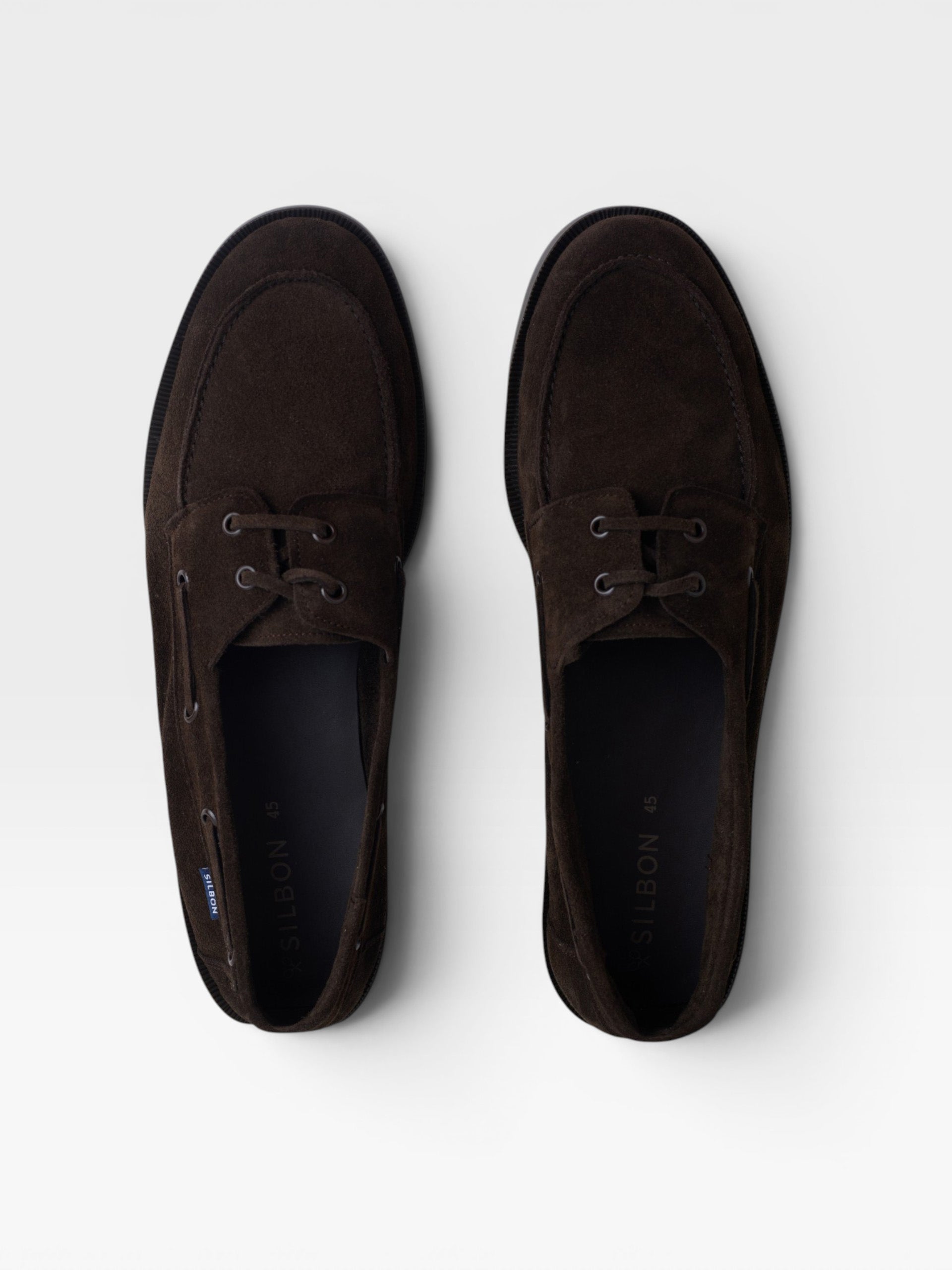 Brown deck shoe cruise