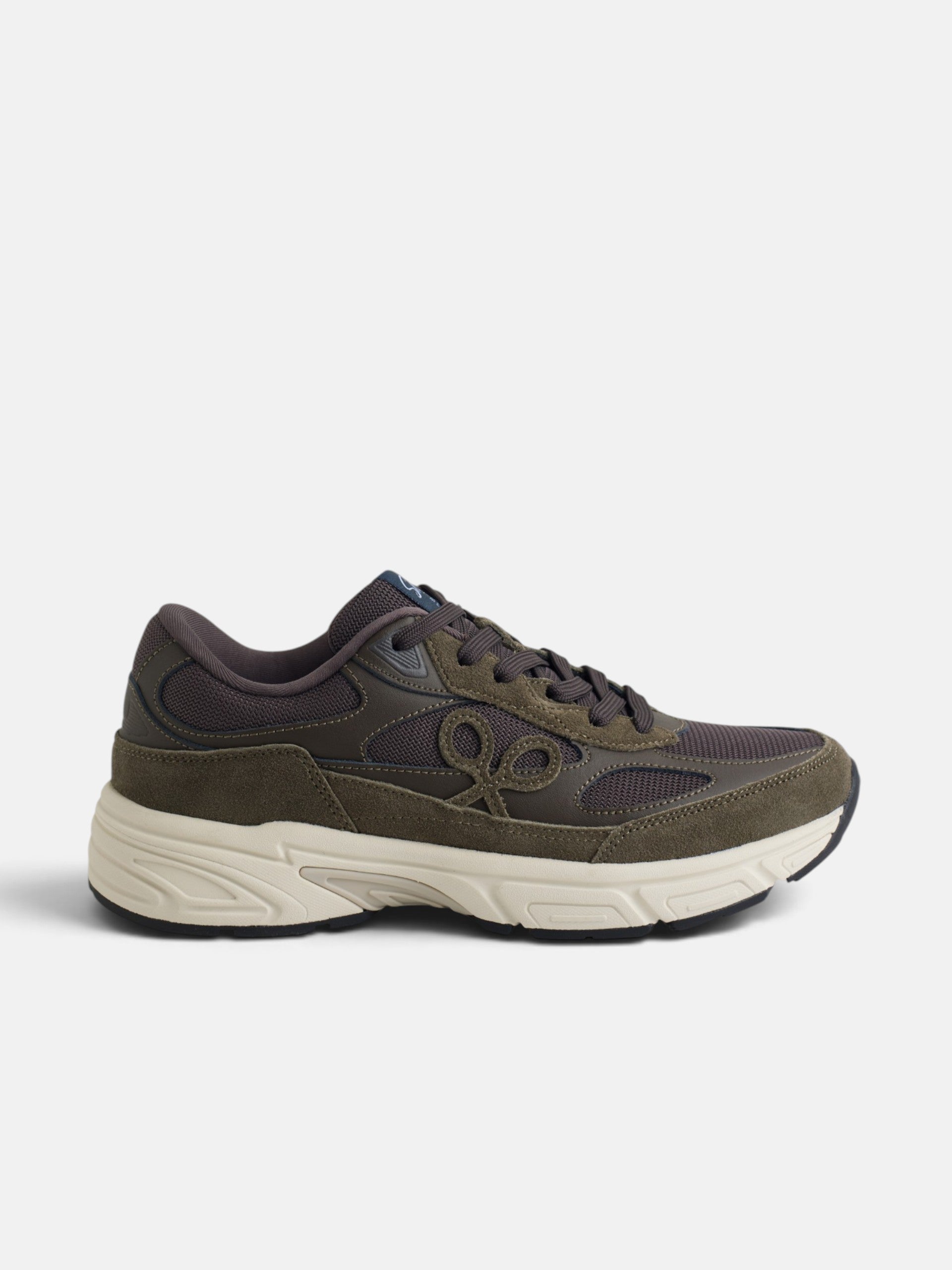 Zapatilla running tono marron