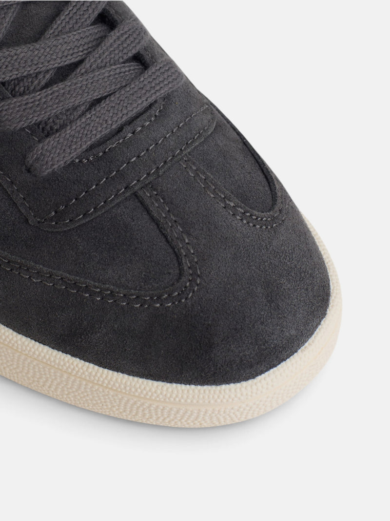 Navy blue suede casual sneaker