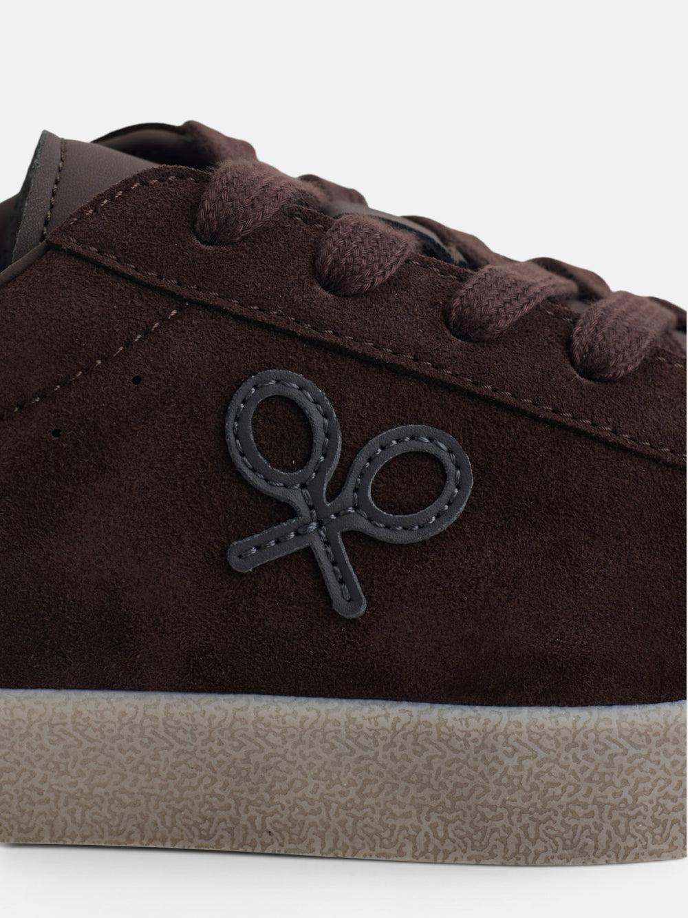 Zapatilla serraje desgastada marron