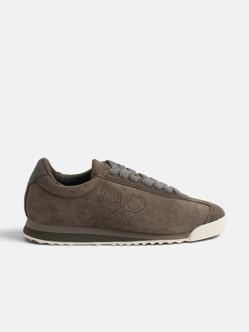Zapatilla serraje logo perforado marron