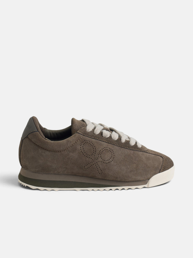 Zapatilla serraje logo perforado marron
