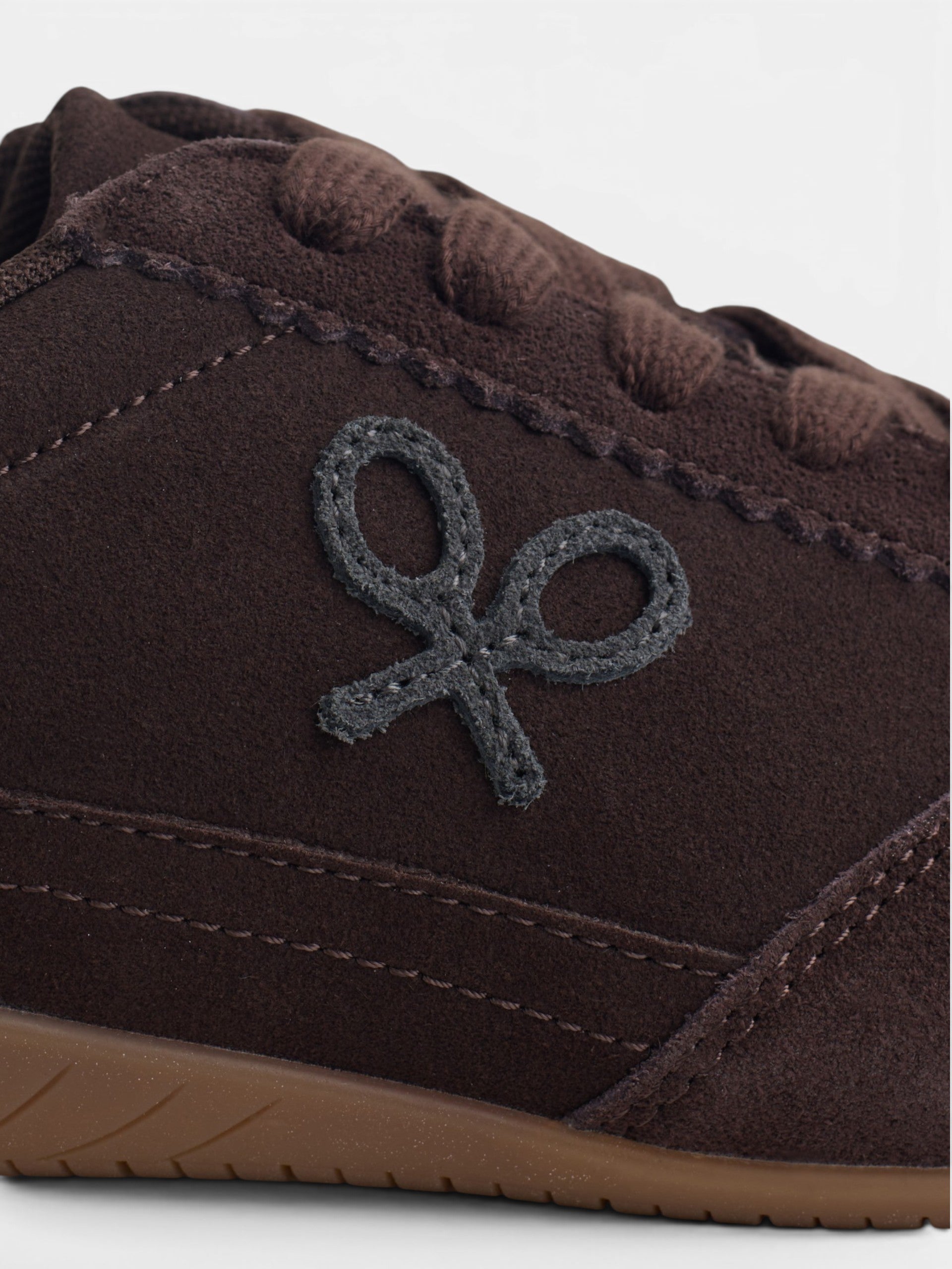 Zapatilla retro serraje marron