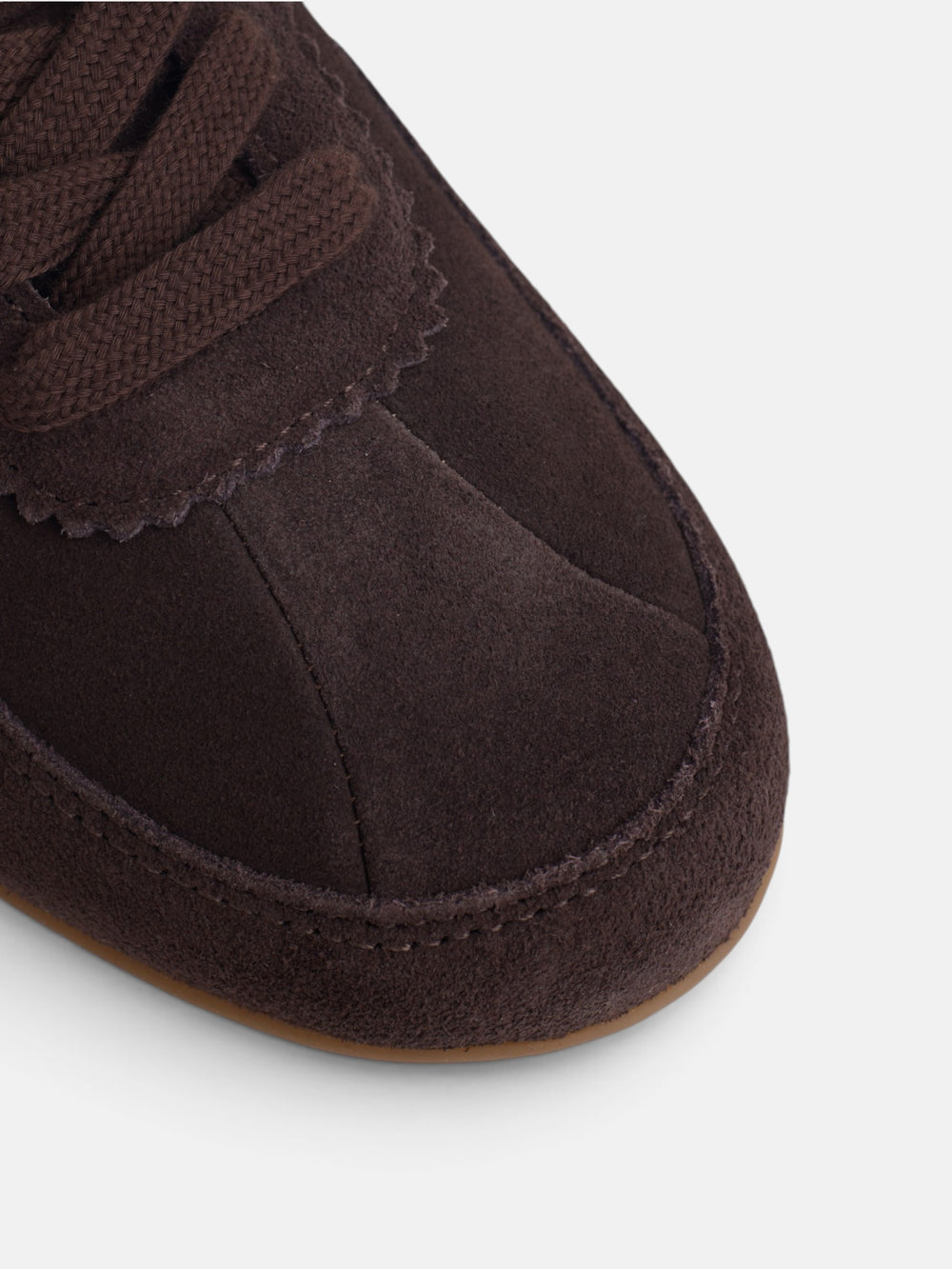 Zapatilla retro serraje marron