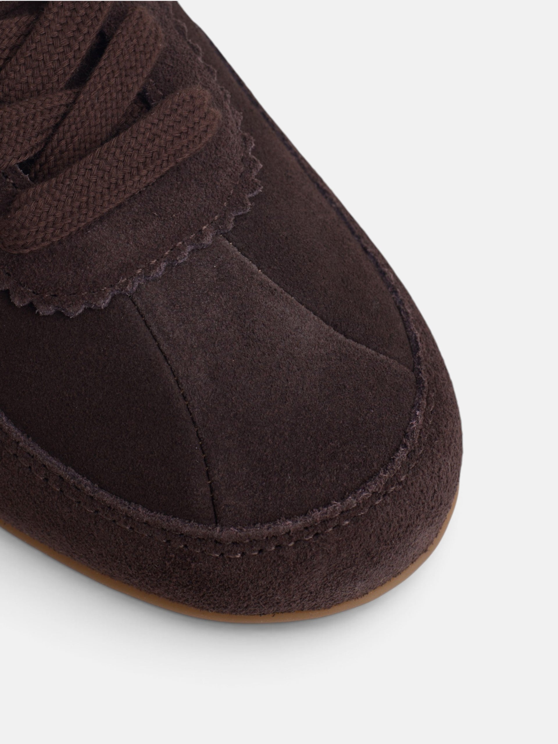 Zapatilla retro serraje marron