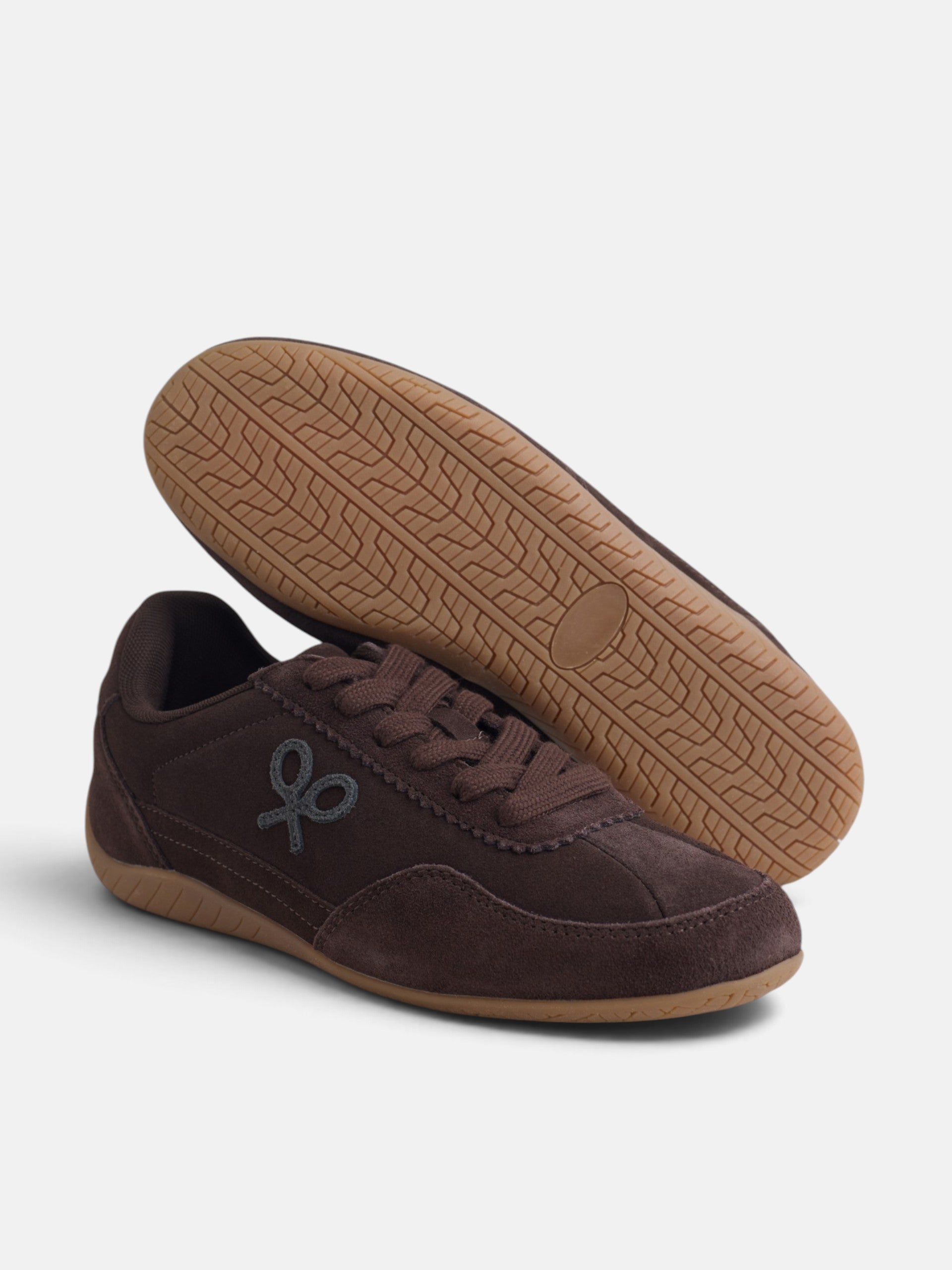 Zapatilla retro serraje marron