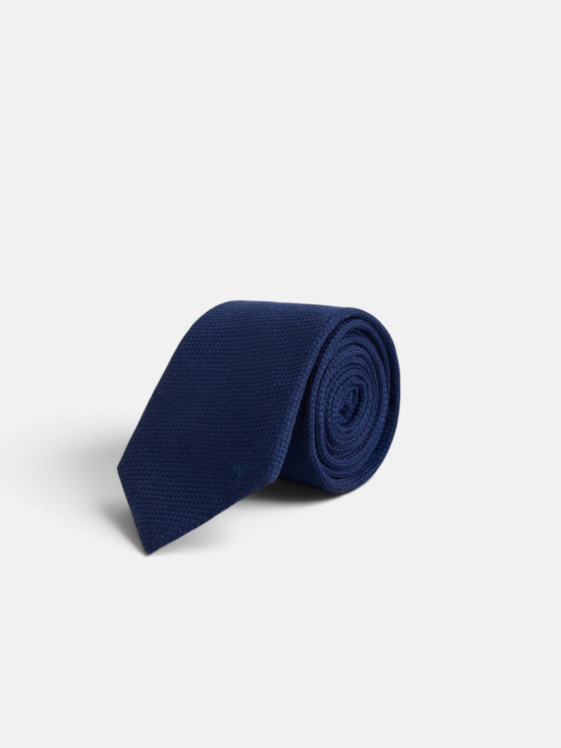 Corbata estructura azul marino