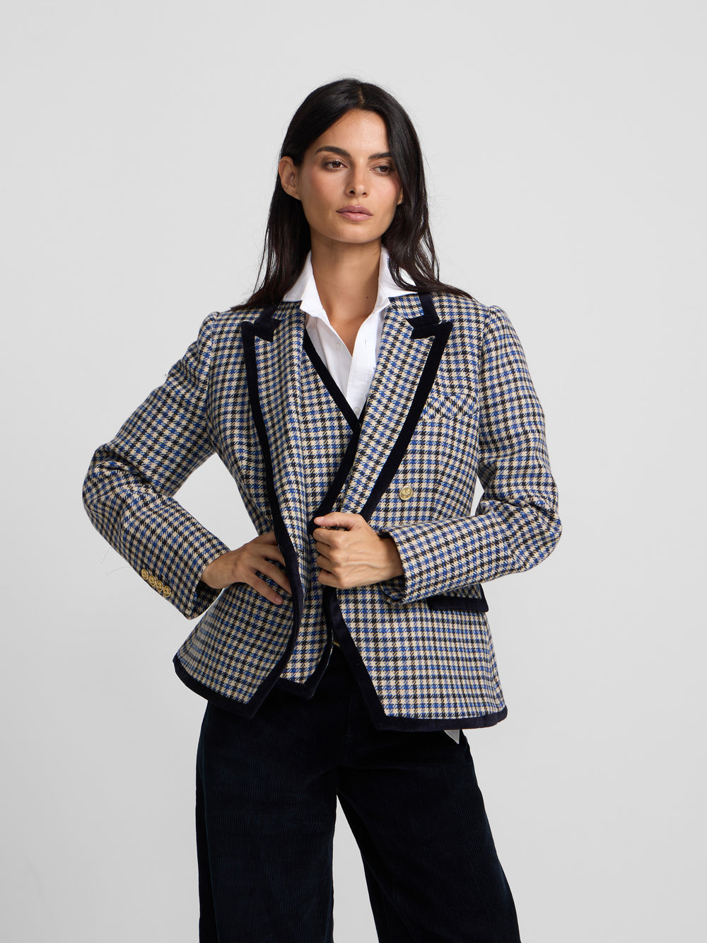 Americana cruzada ribete terciopelo cuadros azul