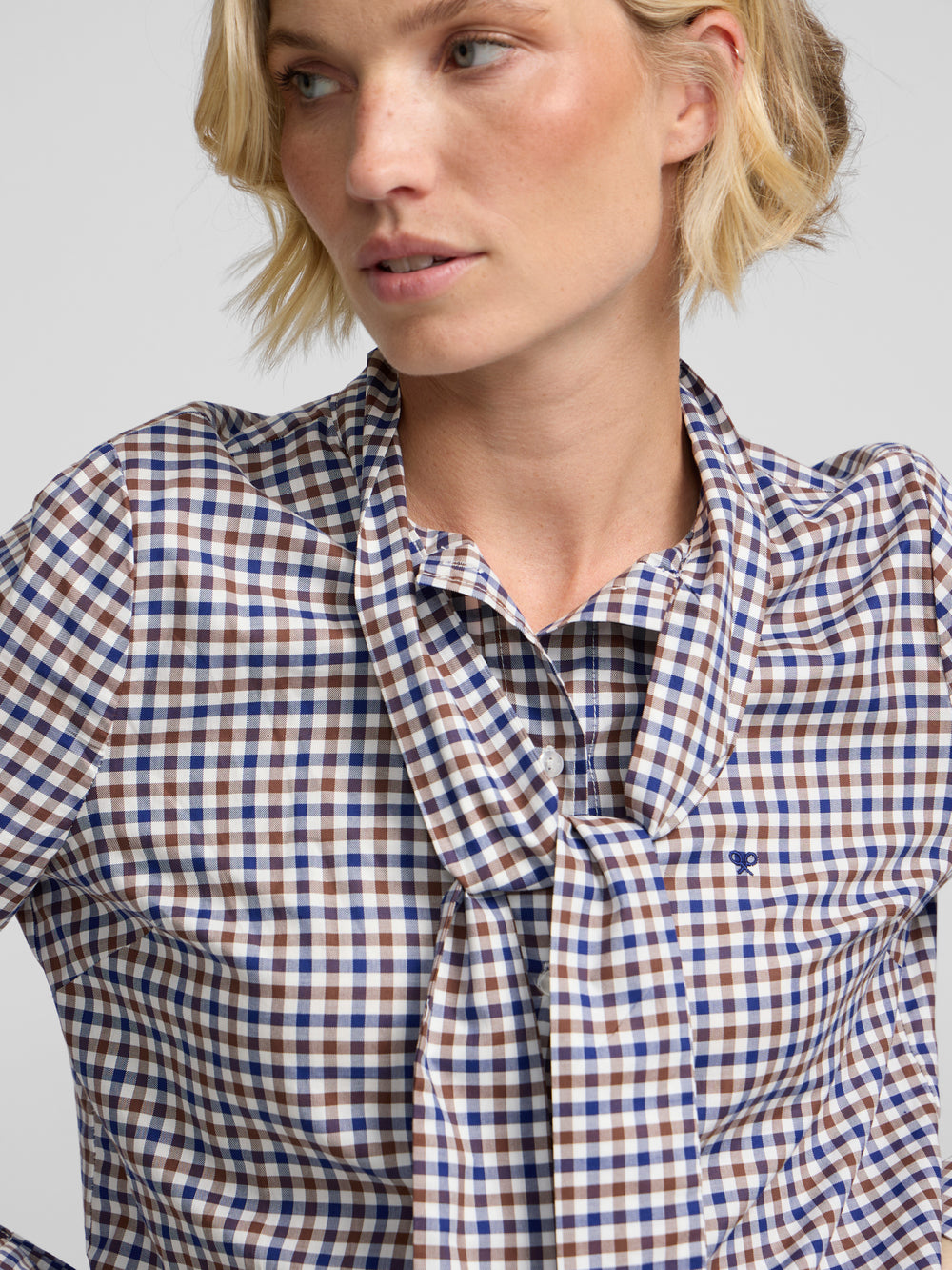 Camisa lazada cuadros azul marino y marron