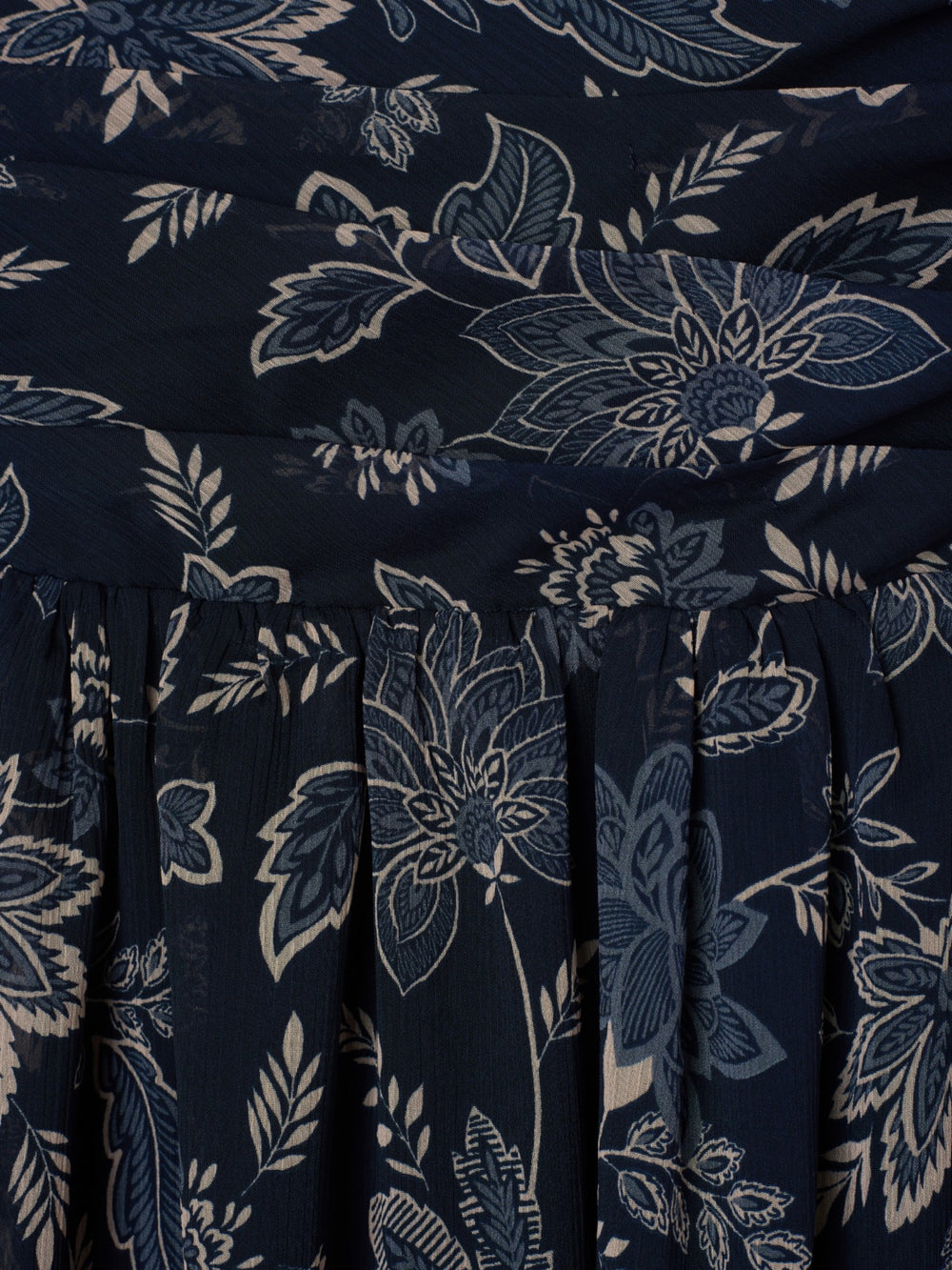Long skirt with gathered waist and blue floral print