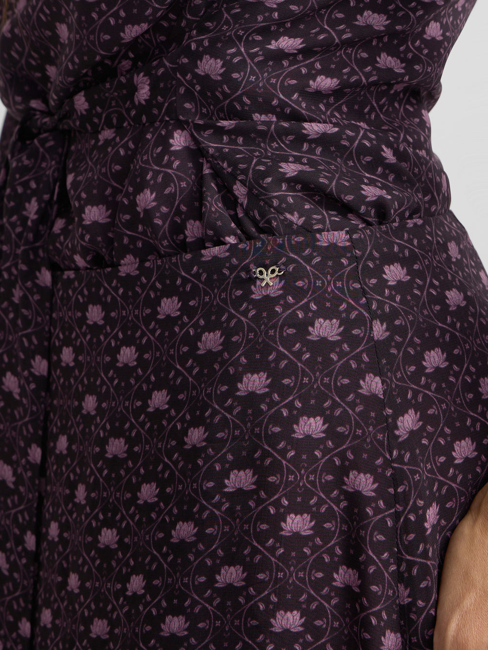 Falda midi lazada estampado morado