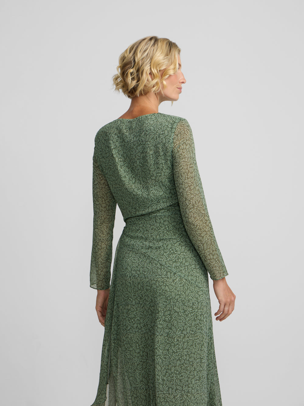 Vestido midi estampado hojas verde