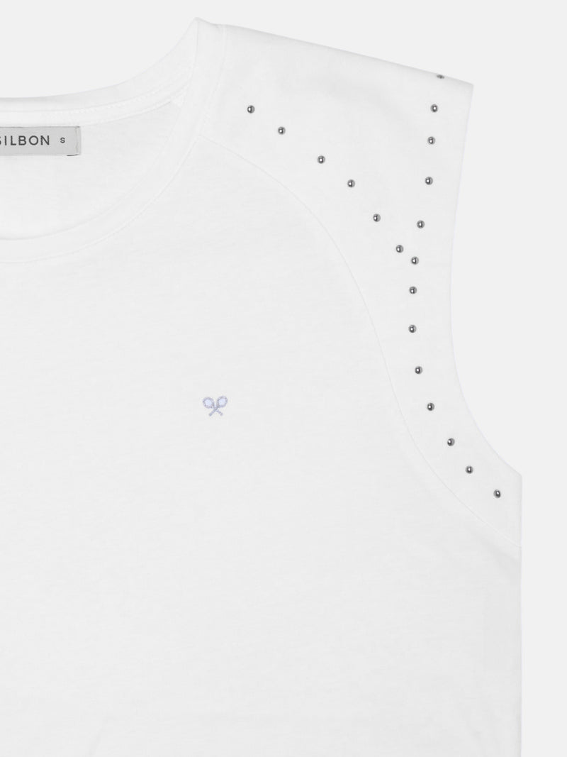 Camiseta mulher ombreiras detalhe tachas branca