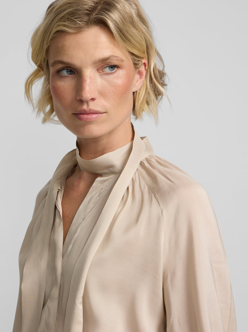 Blusa romantica lazada crudo