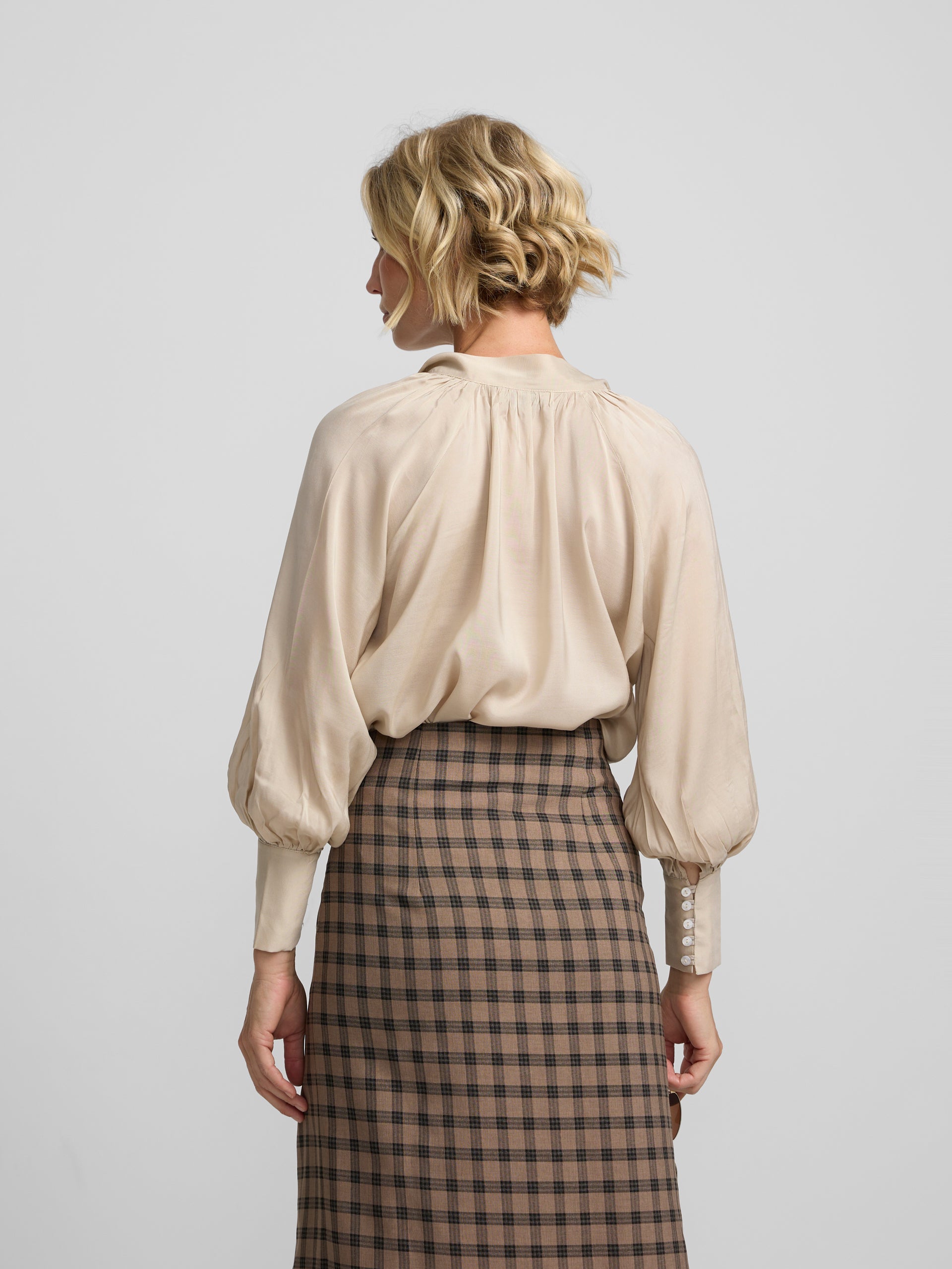 Blusa romantica lazada crudo