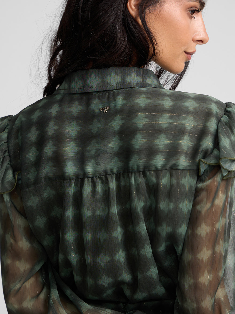 Blusa volantes estampado etnico verde
