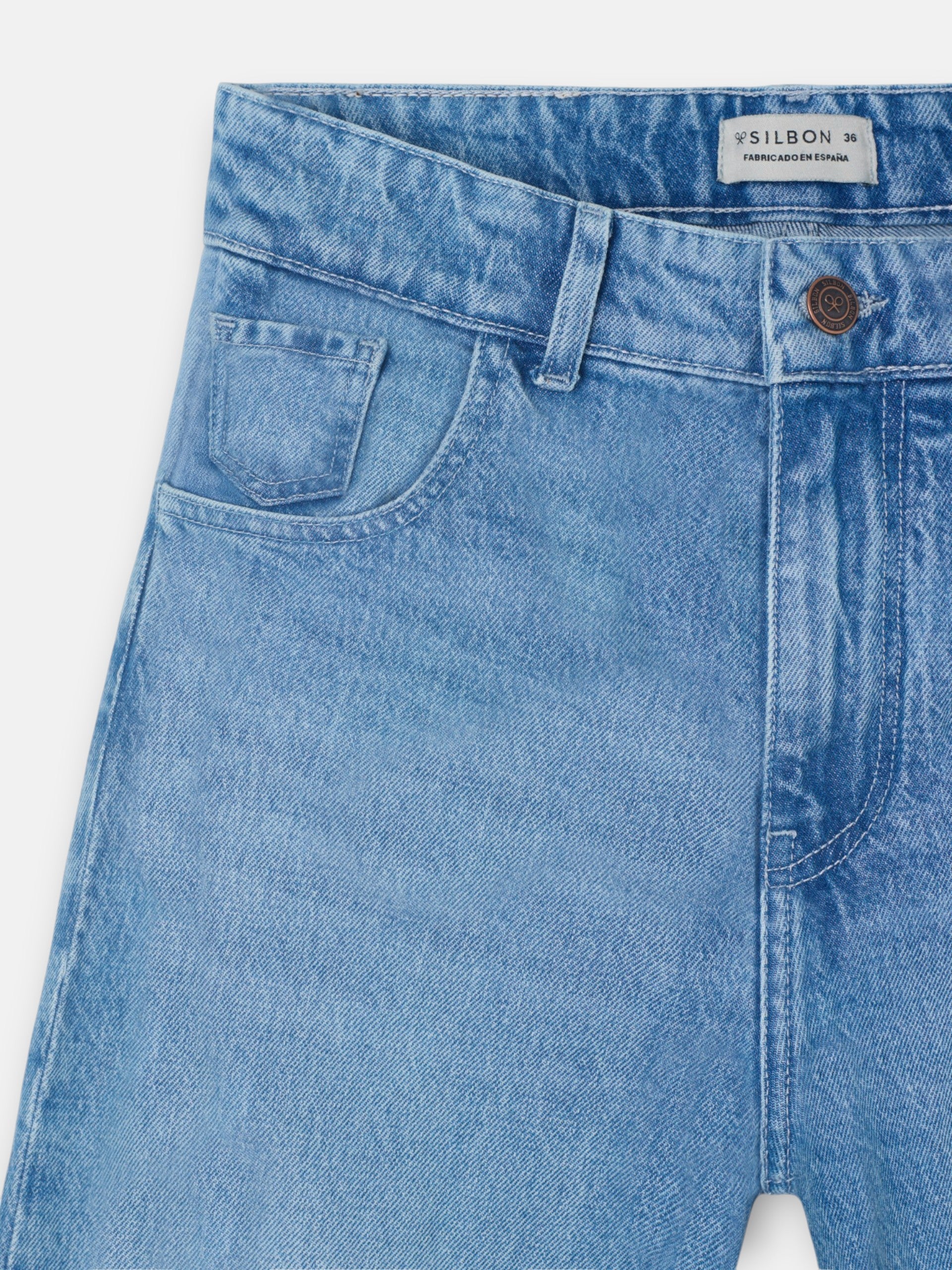 Pantalon recto denim claro