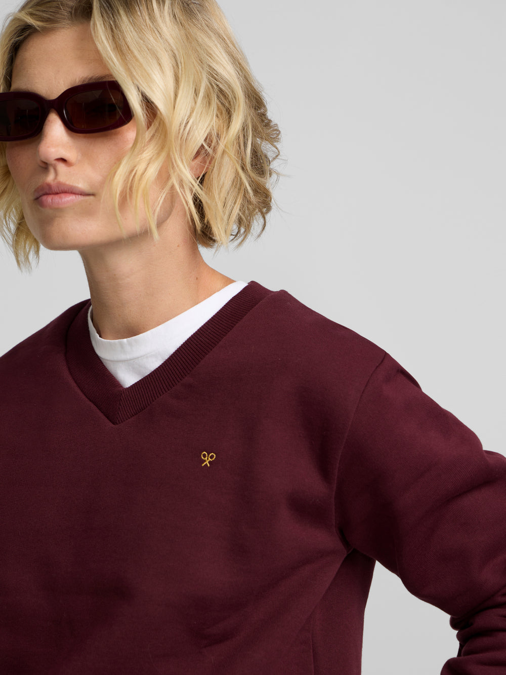 Women's sweatshirt with shirt-style hem in burgundy