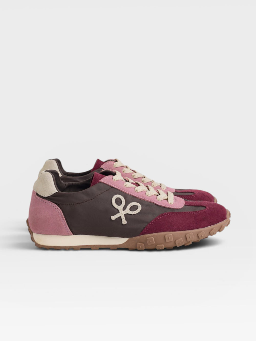 Tricolor sneakers with brown and burgundy rackets