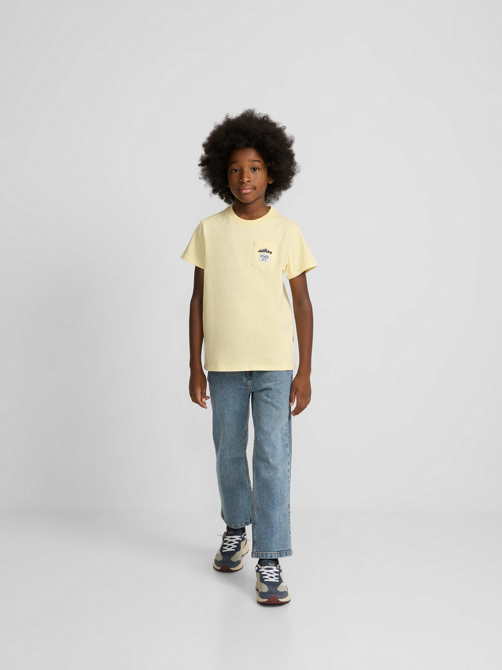 Camisola kids bolso etiqueta amarela