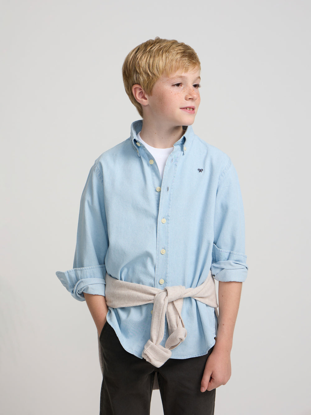 Chemise sport enfant classique en denim bleu clair