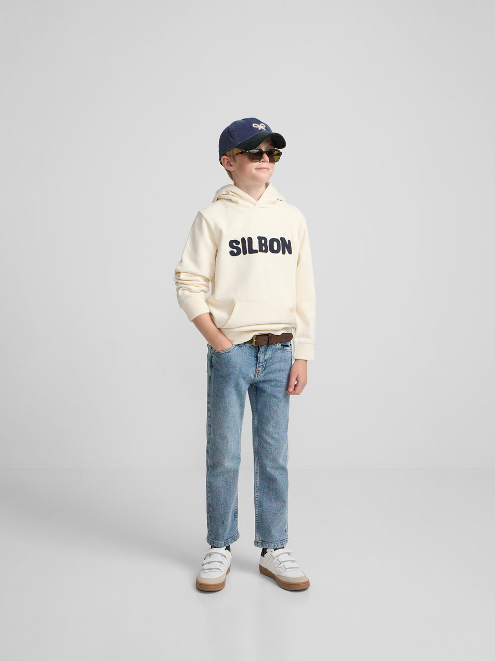 Sweat à capuche enfant avec patch contrastant crème