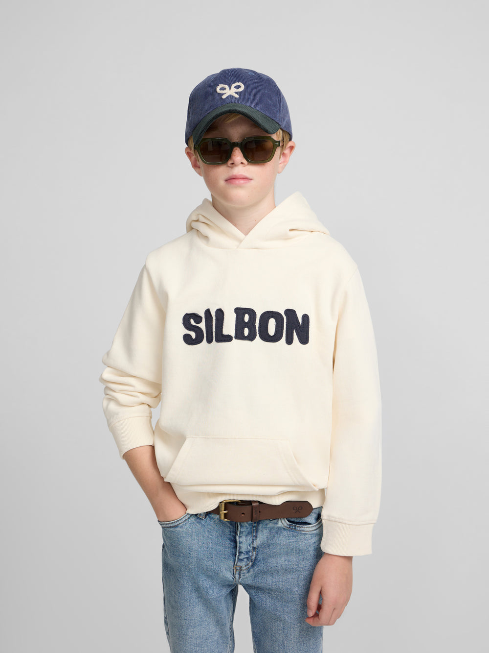 Sweat à capuche enfant avec patch contrastant crème