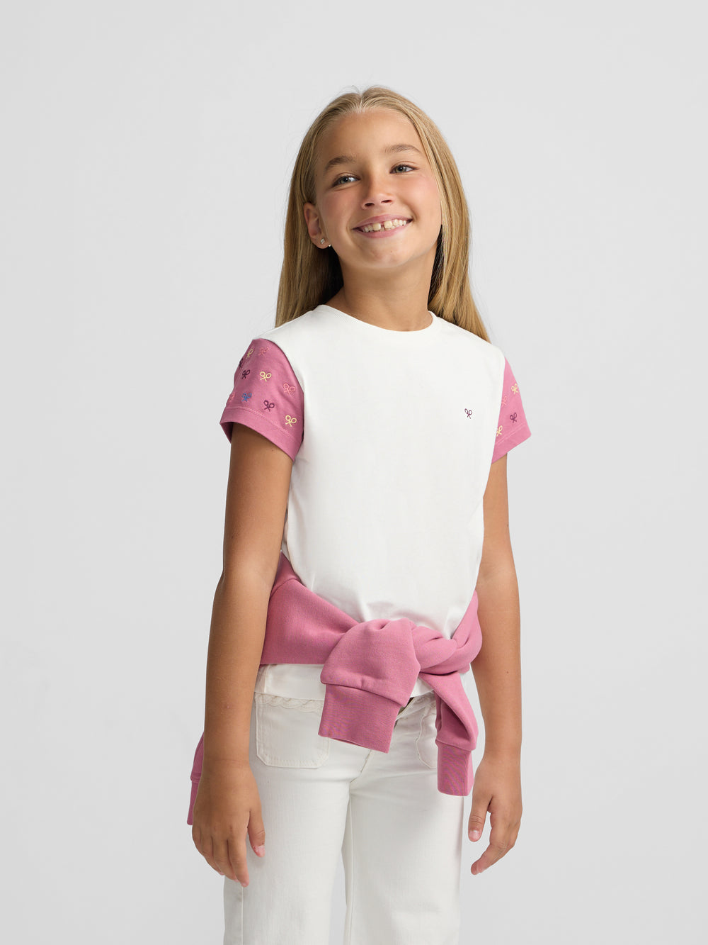 Girl's t-shirt with rackets, pink sleeves, white